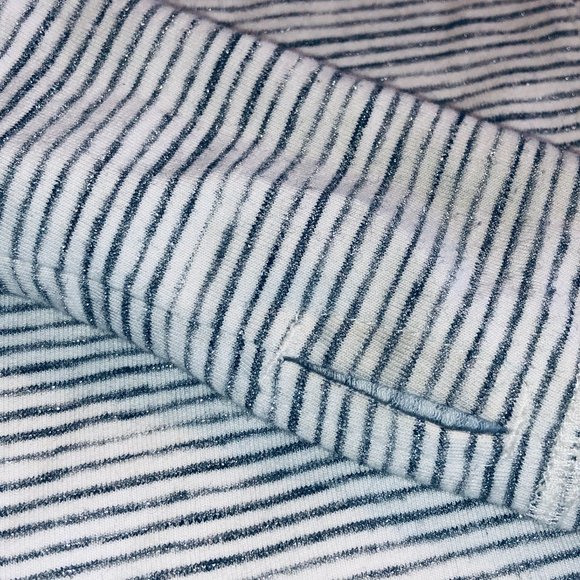 Danskin Sparkle Stripe top with finger holes - Picture 3 of 4